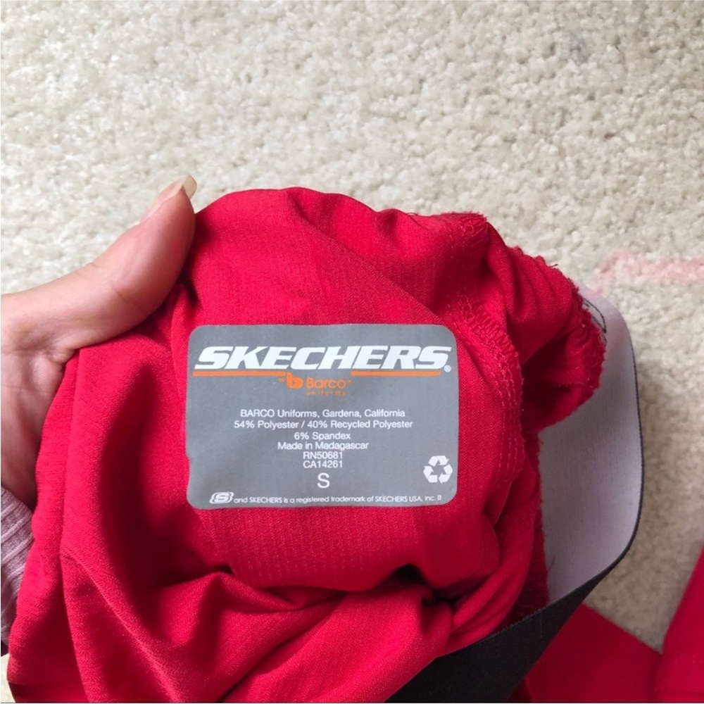 Pinkish Red Skechers vitality scrub set, top XS, pants S - Picture 8 of 9